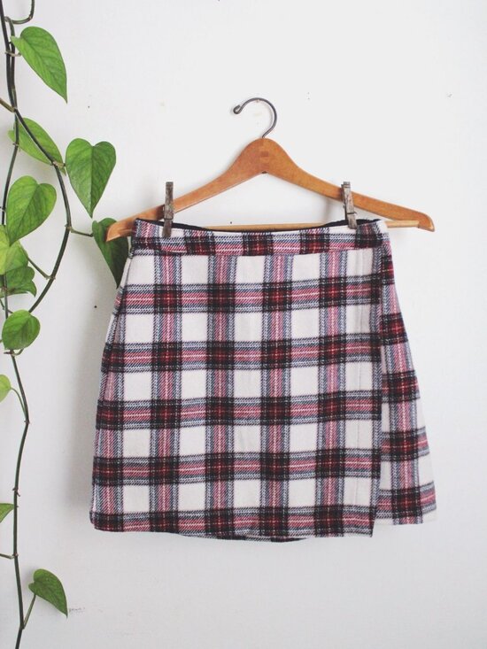 Abercrombie & Fitch Dresses & Skirts - Abercrombie & Fitch Womens Red & White Plaid Tartan Mini Skirt Wool S